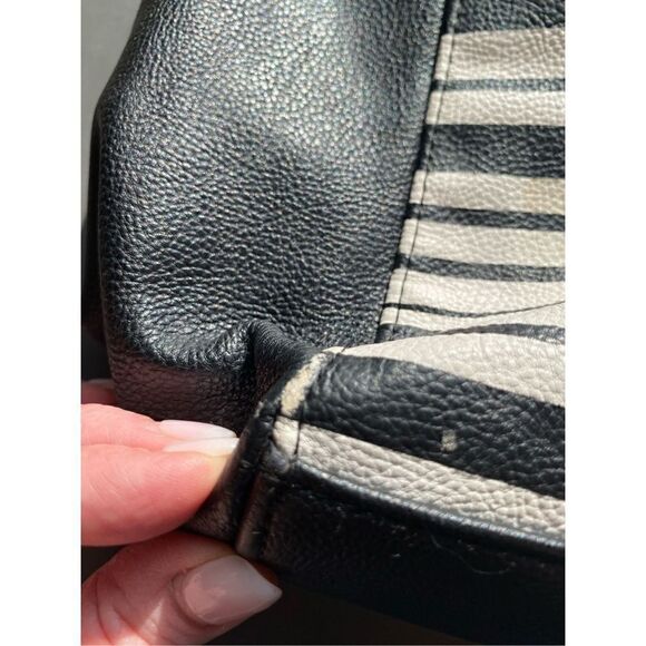 Betsey Johnson Black and white striped tote floral satin lining - Picture 16 of 16